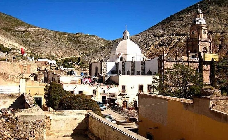 Real-de-Catorce-Pueblo-Magico-en-San-Luis-Potosijpg