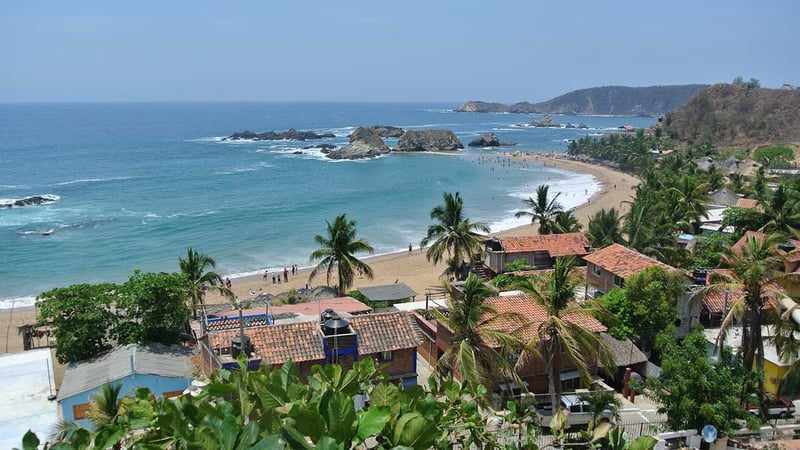 vista-al-mar-desde-el-paradisiaco-pueblo-magico-de-mazunte-111811